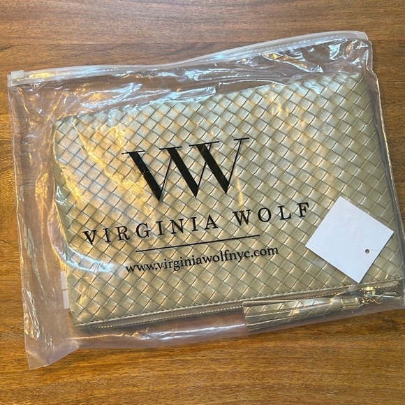 NWT VIRGINIA WOLF Mimi Curateur Clutch - Gold Vegan Metallic Leather‎ - Picture 4 of 10